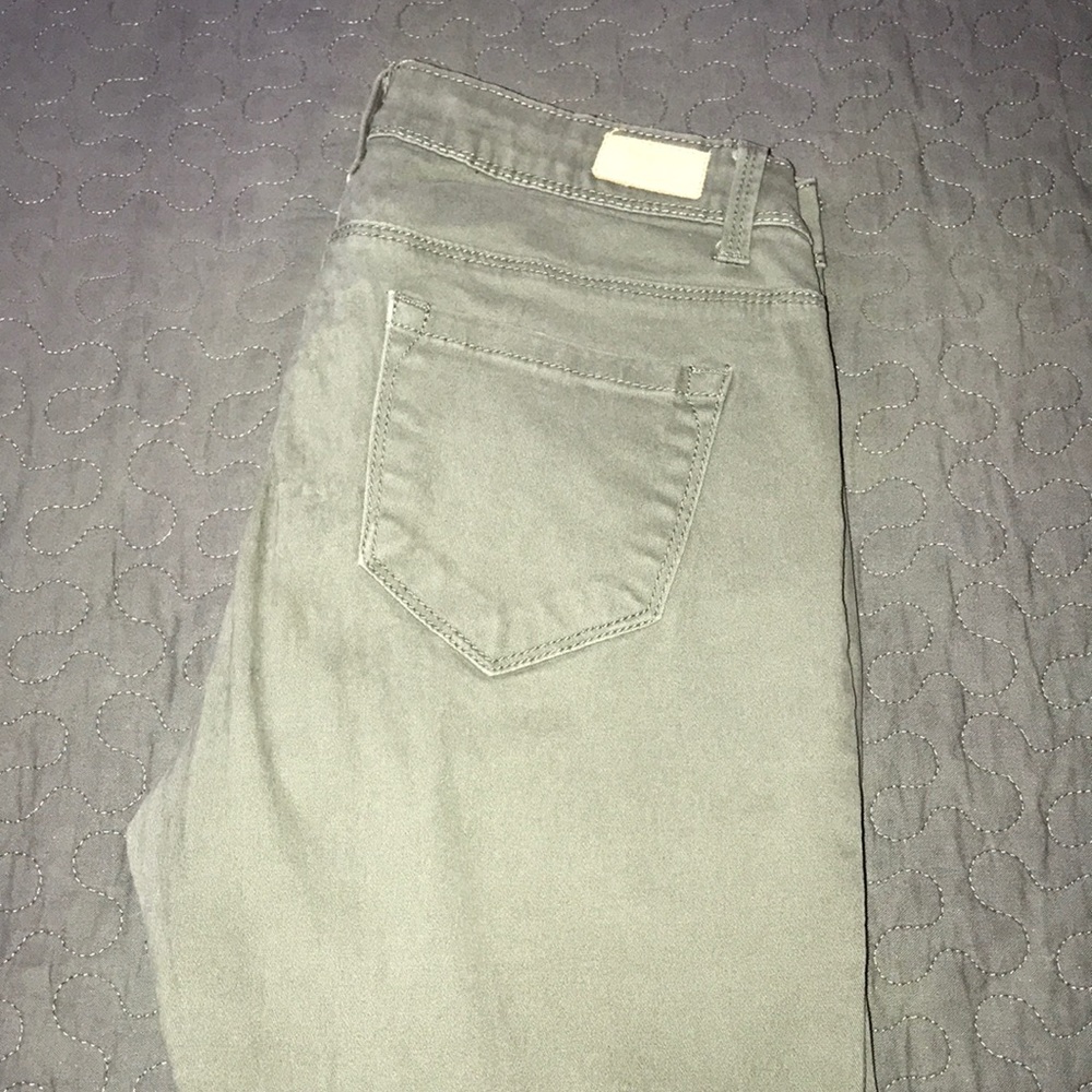 green pants